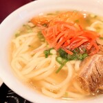 ちゃんぴおん - クセのない、スッキリとした汁(つゆ)が旨い。