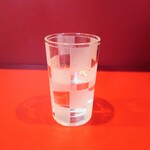 ちゃんぴおん - お冷。