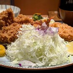 とんかつ和幸 - とんかつ 和幸 ヤエチカ店 かき盛合せ御飯 反対側からの眺め