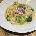 ビオディナミ 吉祥寺店 - ヤリイカとブロッコリーのアンチョビパスタ