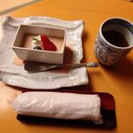 食べるお宿 浜の湯 - デザート、お茶、おしぼり