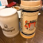 クライネヒュッテ - ビットブルガープレミアムピルスとカールスバーグ