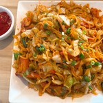 カトリ・キッチン - チキンチャウミン