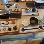 食べるお宿 浜の湯 - 朝食全景