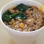 Bogart’s Cafe - テイクアウトのママズフライドライス(値段は$10弱)