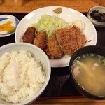 地鶏若 - カキとヒレカツ定食。
            揚げ物サイコー！
            コスパも良し！