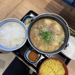 吉野家 - 新とんこつ牛肉玉ラーメン鍋膳