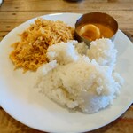 ヴェヌス サウス インディアン ダイニング - ビリヤニ&ライス&卵のチリカレー