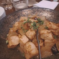 高ようじ - 蒸し鶏と温野菜の焦がしにんにくソース