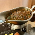 一体感 - ●和牛ビーフカレー　●茄子　●ほうれん草