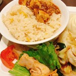 崎陽軒本店　亜利巴"巴" - チャーハン風ご飯に麻婆豆腐