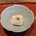 温石 - 〈向付〉蒸しカマス（焼津産）