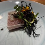 Yd'or - シロカワカジキのボシュを白いラビゴットソースで