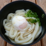 須崎食料品店 - 温かいうどん+温玉（H26.12.23)