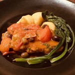トラットリア・ラ・カパンナ - 大山鶏と黒オリーブのトマト煮 ジェノバ風