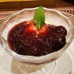 トラットリア・ラ・カパンナ - アメリカンチェリーの赤ワイン煮　バニラアイス添え