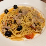 トラットリア・ラ・カパンナ - 鮪・オリーブ・ケッパーのシチリア風パスタ