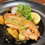 トラットリア・ラ・カパンナ - 大山鶏とじゃが芋のロースト