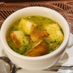 トラットリア・ラ・カパンナ - ニンニクと卵のスープ