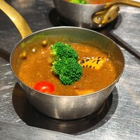 鉄板和食とワイン 萬鉄 - 牛すじカレー