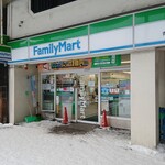 ファミリーマート - 雪のファミマ♪
