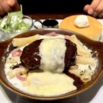 星乃珈琲店 - 料理写真:とろーりチーズのハンバーググラタン  ＆パンケーキプレート