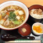 香芝サービスエリア下り線 フードコート - 料理写真:香芝スタミナラーメンセット
