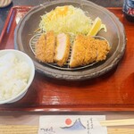 かつ榮 - ご飯はやや多め？で大満足です！！