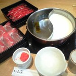 Shabu SAI - 席に着くこうセッティングされてます。