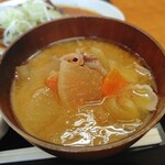 箱ざき食堂～米ともつ煮 ホルモン定食～ - 豚汁
