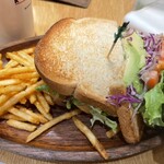 クアアイナ 二子玉川店 - アボカドサンドイッチセット