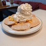 Eggs'n Things - 2025年12月29日(月) パンケーキ パイナップルホイップ。