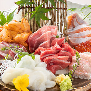 季節に合わせてメニューが変わる旬食材の豊富なアラカルト◎
