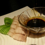 中国飯店 - ゆで豚バラ肉の薄切り、特製ソースがけ