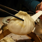 中国飯店 - れんげに乗らない！　大きな小龍包