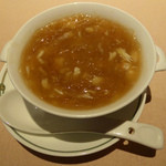 中国飯店 - 蟹肉入りフカヒレスープ