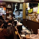 ストライク軒 - 店内にはタレントさんの色紙がたくさん 