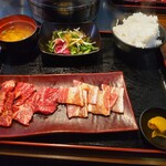 焼肉 蔵 - 料理写真:ハラミと三元豚W定食