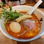 牛骨ら～めん ぶっこ志 - 煮卵入りspicy牛白湯