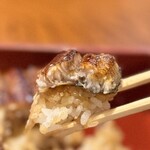 川魚料理 魚庄 - 左側鰻　断面図