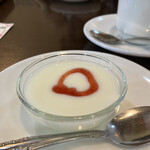 アジアンダイニング LUMBINI 新松戸店 - デザートの自家製ヨーグルト