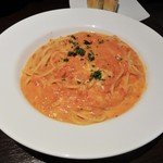 プリマベーラ - 家内が頂いた ランチメニューの トマトクリームチーズ パスタ 800円です。