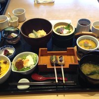 豆富料理と吟醸せいろ蒸し 八かく庵 大阪ステーションシティ店 - 生麩づくし膳♪