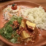 びっくりドンキー - 料理写真:チーズダッカルビ風バーグディッシュ＋カリフラワーライス