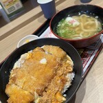 資さんうどん - 料理写真:カツとじ丼とミニうどんです。