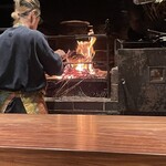 DIRETTO - 藁でガンガン焼き目と香りを！