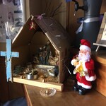 南インド料理 レジナ - 信心深さが伝わってくるような手作り祭壇(かどうか分かりませんが)