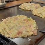このみ - お好み焼き焼いている所