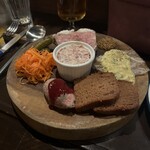 自然派ワインとフランス郷土料理 シュシュ - 