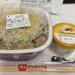 すき家 - 料理写真:「白髪ねぎ牛丼弁当 大盛」860円税込み♫、「なめらかカラメルぷりん」190円税込み♫